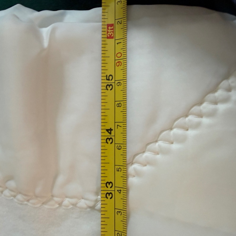 Vintage Quiltex White Satin Trim Baby Blanket ILGWU Union Made 36x50 - Picture 4 of 8